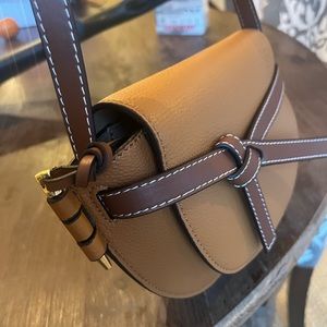 Dh Gate crossbody